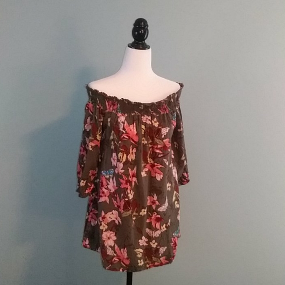 🛍️3/$25 Max Jeans Top - Picture 1 of 5